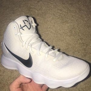 Nike Hyperdunk Women’s Basketball Shoe Hightop